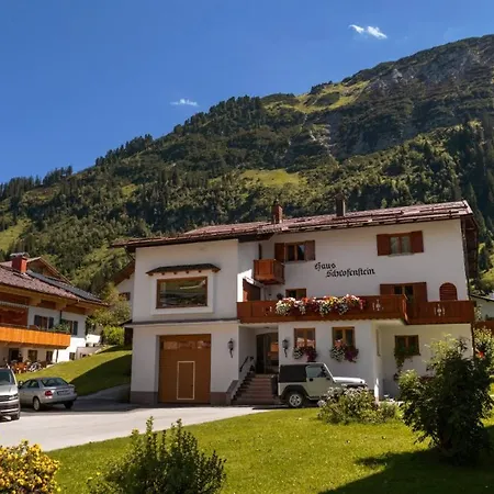 Haus Schrofenstein Oda ve Kahvaltı Lech am Arlberg