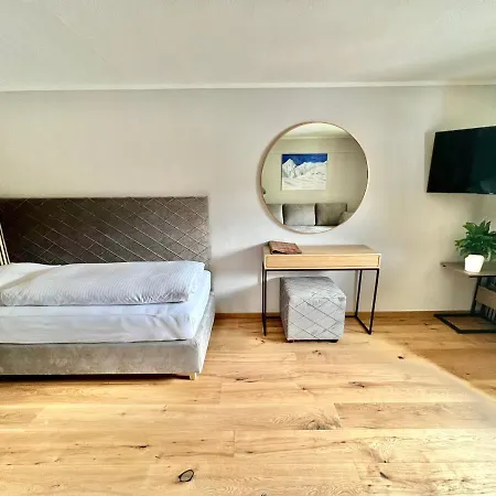 Haus Schrofenstein Oda ve Kahvaltı