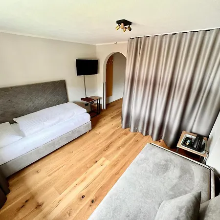Haus Schrofenstein 3*
