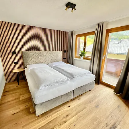 Haus Schrofenstein Oda ve Kahvaltı 3*