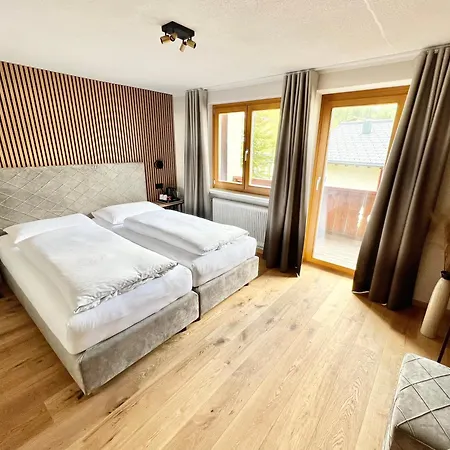 Haus Schrofenstein 3*