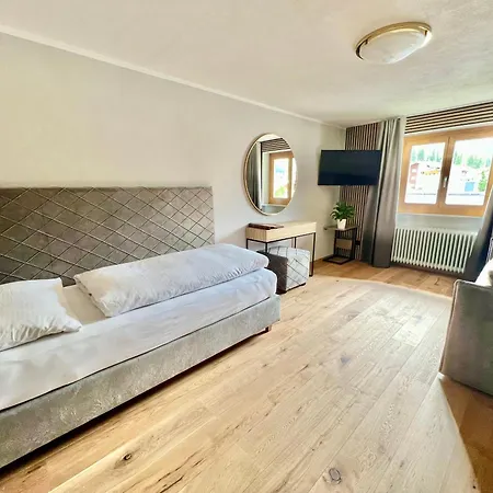 Haus Schrofenstein Oda ve Kahvaltı 3*