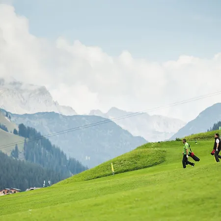 Oda ve Kahvaltı Haus Schrofenstein 3*