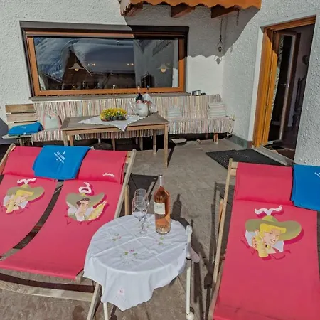 Haus Schrofenstein Oda ve Kahvaltı Lech am Arlberg
